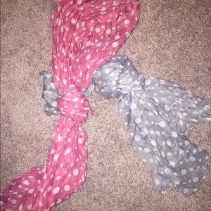Bundle of 2 scarves